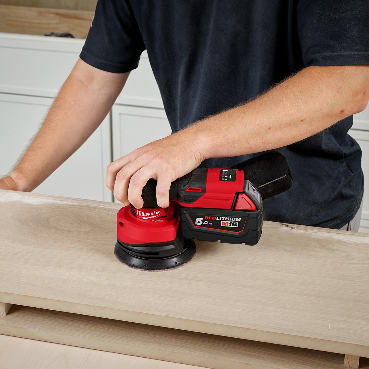 Milwaukee M18FROS125-0X 18V M18 FUEL Brushless 125mm Random Orbital Sander Body Only & Case 4933498253
