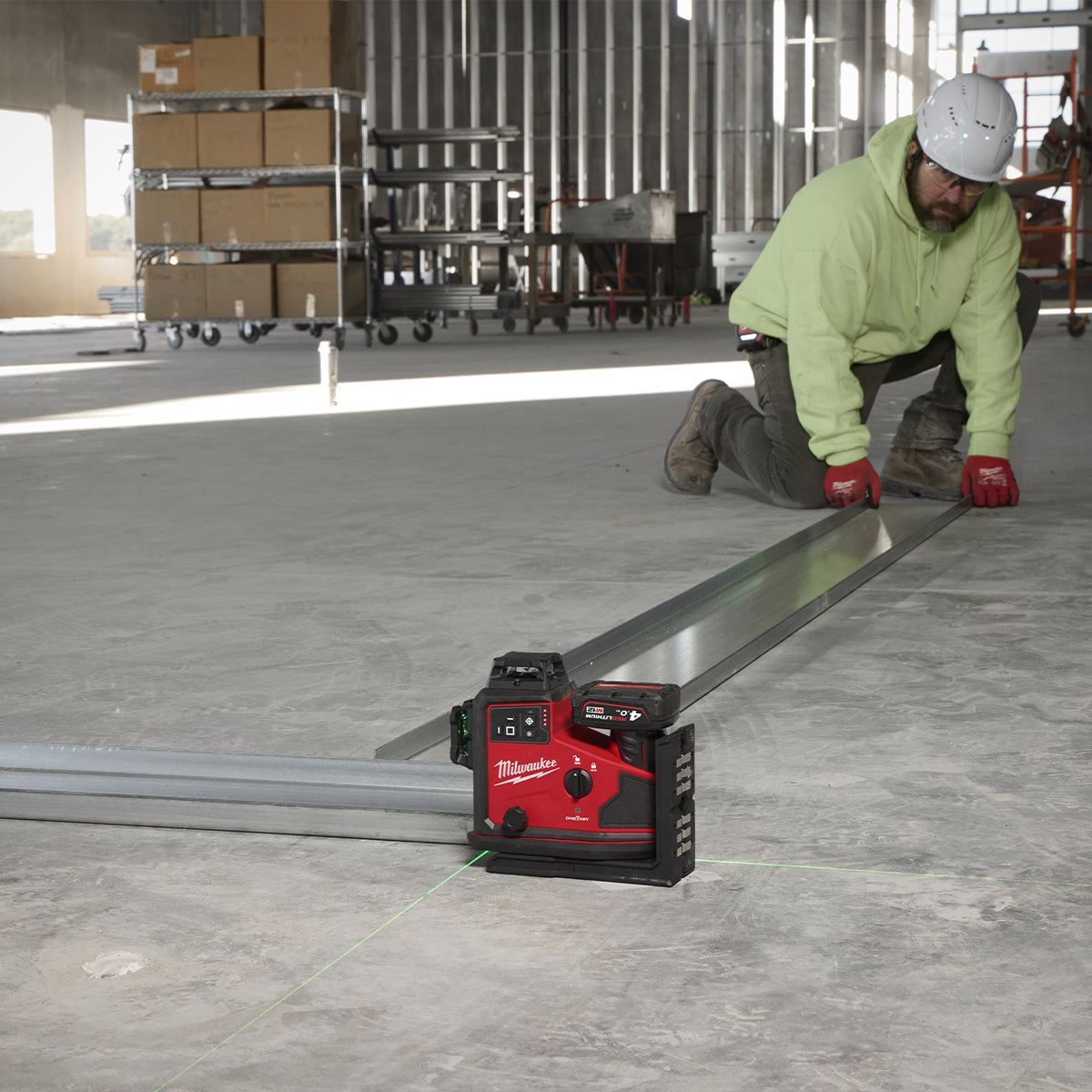 Milwaukee M12A3PLO-0C 12V M12 Green Auto Alignment 360° 3 Plane Laser with 1 x 2.0Ah Battery Charger Case & Laser Tripod