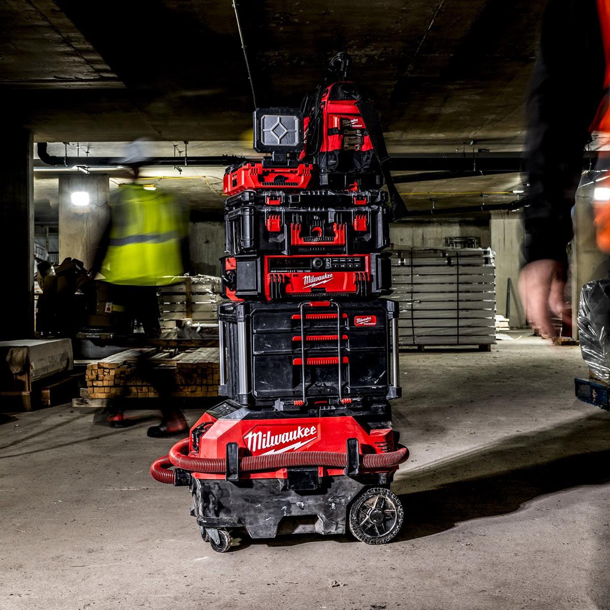 Milwaukee M18ONEF2VC34M-0 AC/DC 18V Dual Battery Brushless 34L M-Class Dust Extractor with VACLINK Body Only 4933498143
