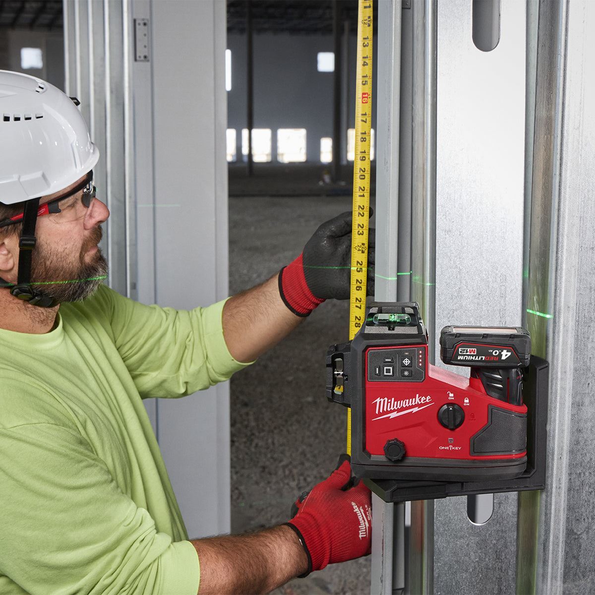 Milwaukee M12A3PLO-0C 12V M12 Green Auto Alignment 360° 3 Plane Laser with 1 x 2.0Ah Battery Charger Case & Laser Tripod